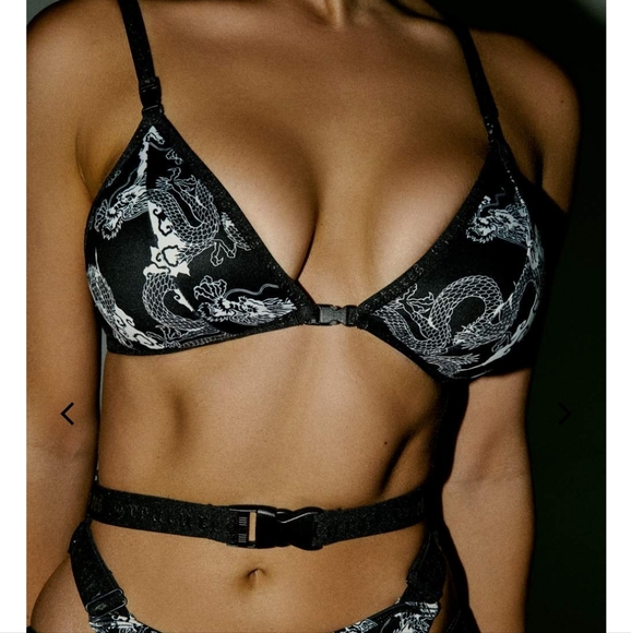 Cxix creatures buckle up sports bra black white dragons small - Picture 2 of 8
